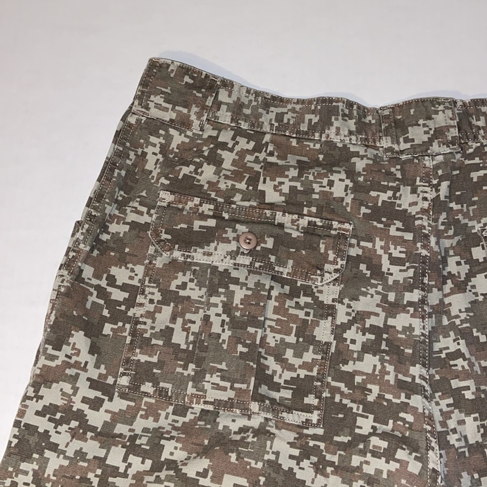 Cabela’s Men’s Camouflage Size 38 Cargo Shorts - Picture 4 of 10